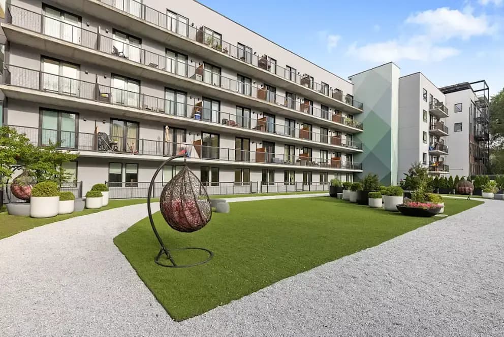 Modern NYC apartment interior 7