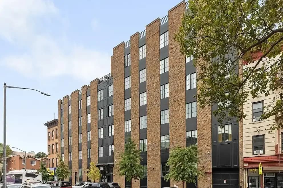 Modern NYC apartment interior 9