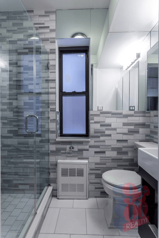 1590 LEXINGTON AVE., #4