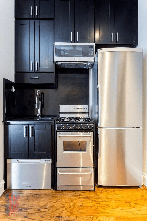 273 W 10TH ST., #1FW