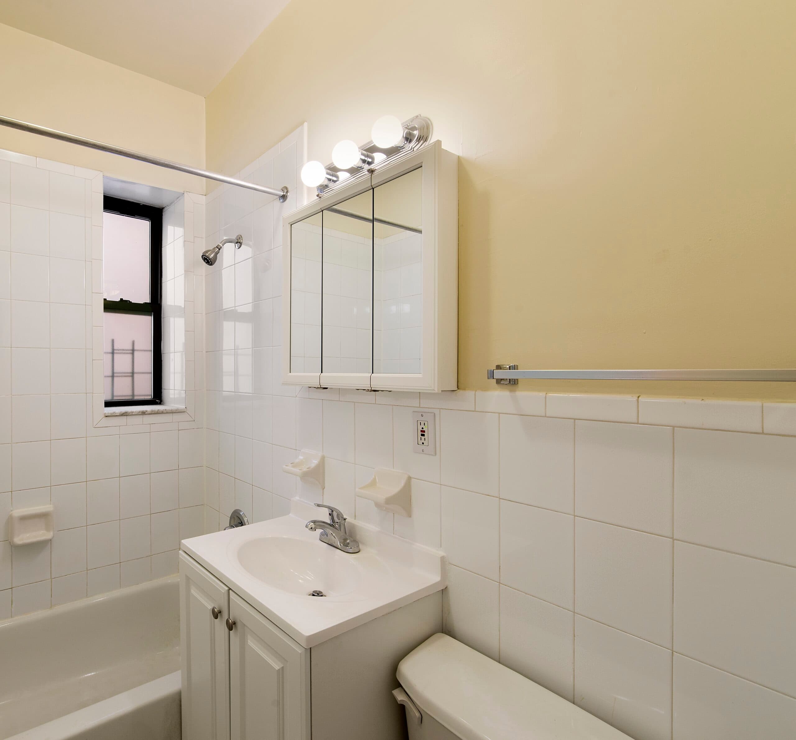 2212 Frederick Douglass Boulevard, 5/B