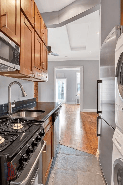 248 MOTT ST., #24